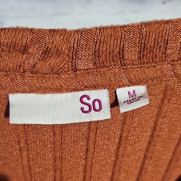 SO Terracotta Button-Down V-Neck Top - Picture 2 of 6